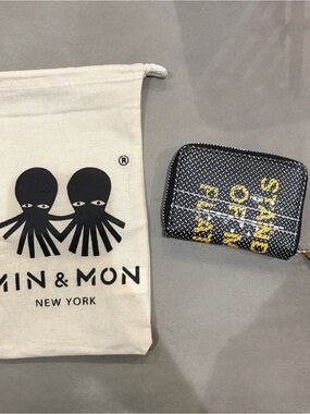 NWOT Min & Mon Frodo Black Leather Zip Around Wallet - Metal Platform Design